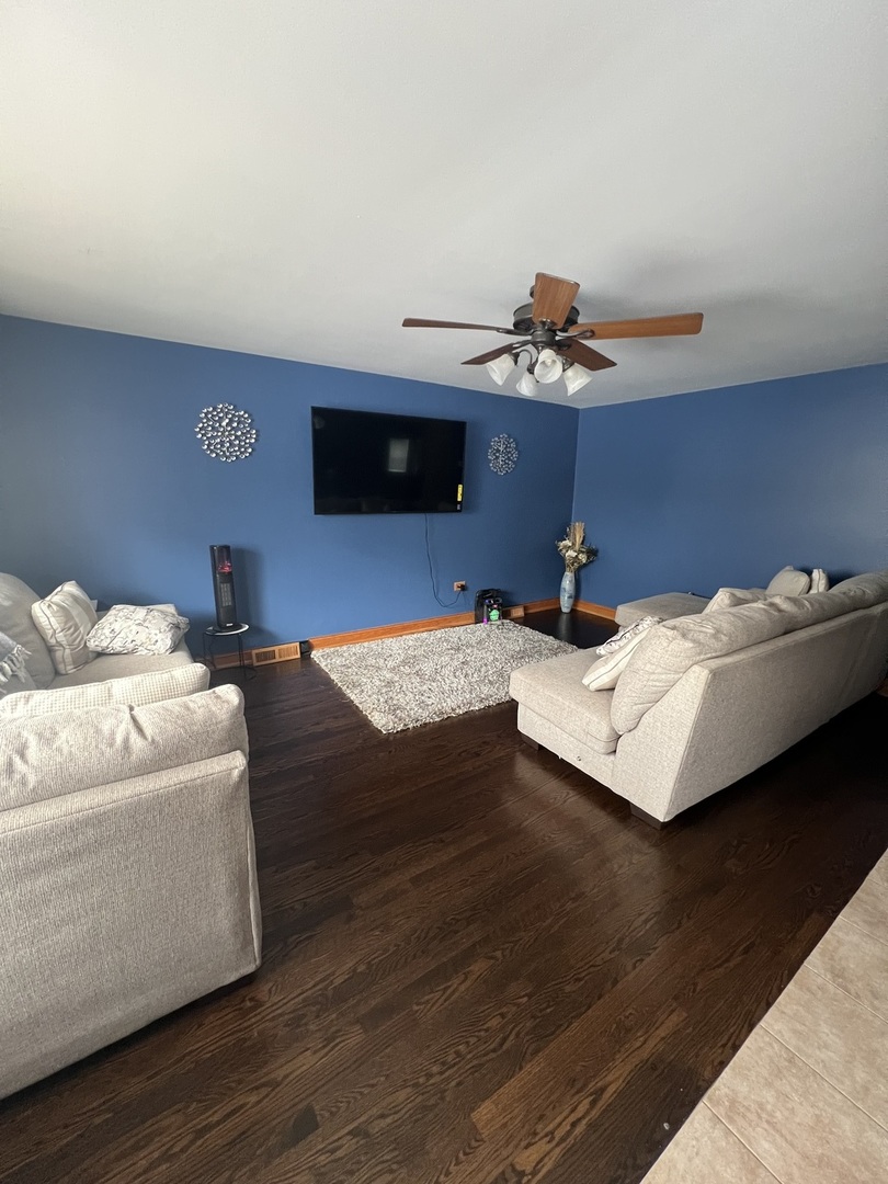 12409 South 44th Court Alsip, IL 60803 - Photo 4 of 32