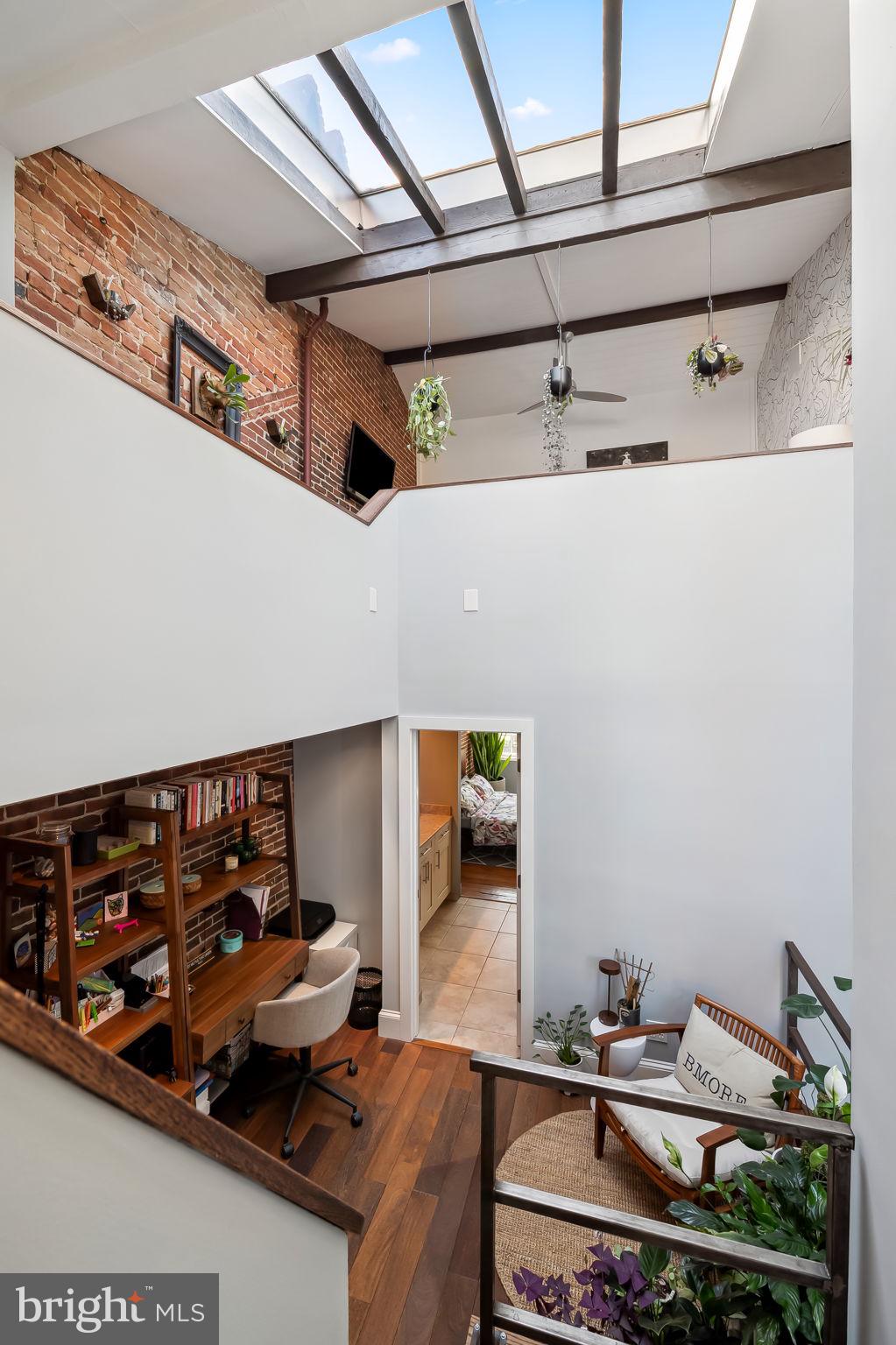 609 South Sharp Street Baltimore, MD 21230 - Photo 34 of 51 a room with furniture