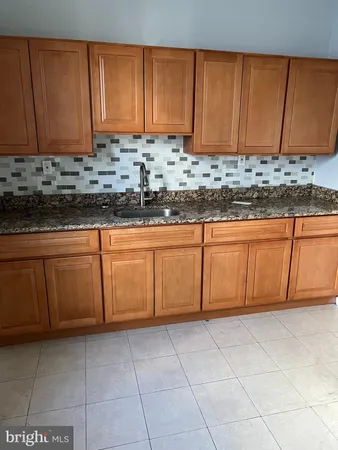 $1,600 | 60 High Street, Unit 2, Woodbury, NJ 08096