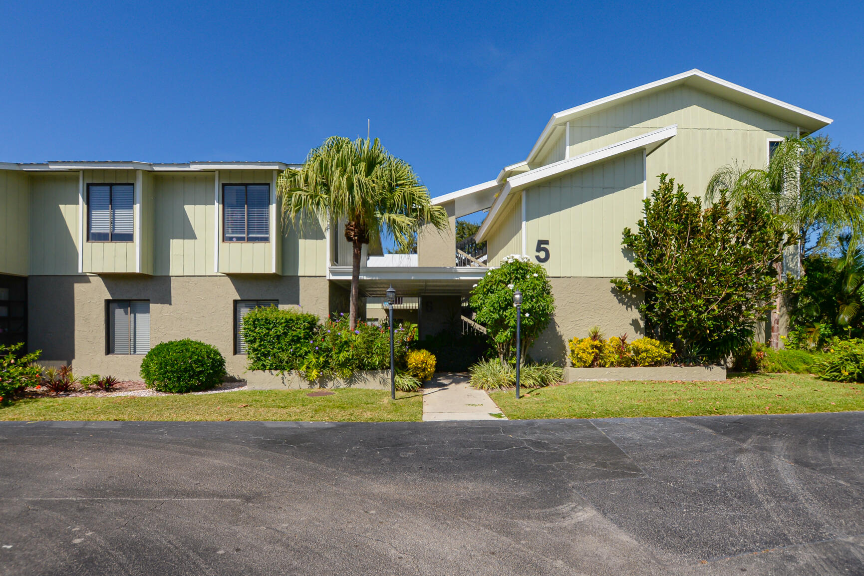 800 Northwest Fork Road, Unit 56 Stuart, FL 34994 - Photo 1 of 21 Building Front