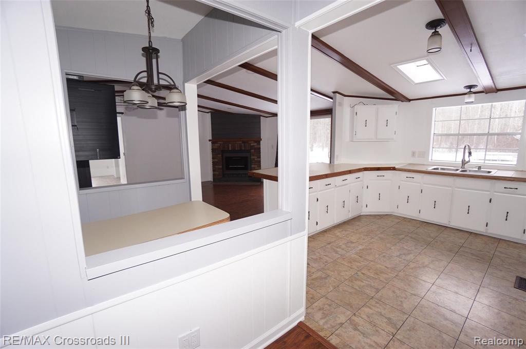 41880 Willis Road Belleville, MI 48111 - Photo 6 of 30