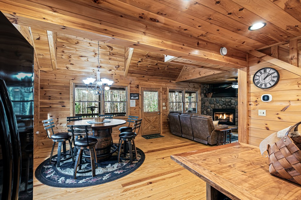 850 Mountain Lake Circle Blue Ridge, GA 30513 - Photo 13 of 66