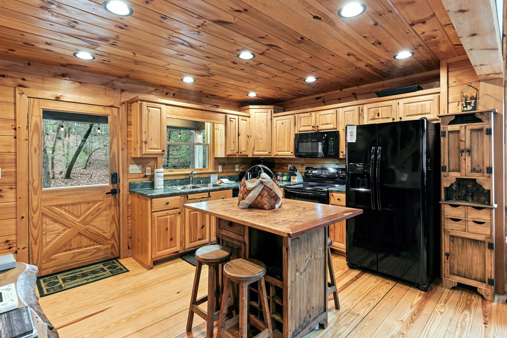 850 Mountain Lake Circle Blue Ridge, GA 30513 - Photo 8 of 66