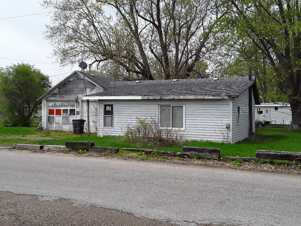 301 South 14th Keithsburg, IL 61442 - Photo 4 of 19