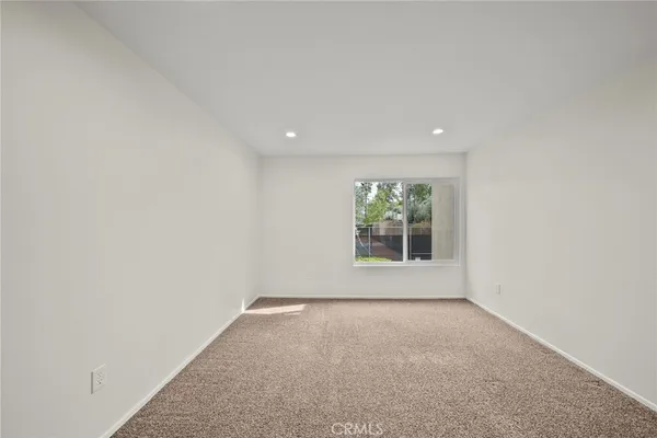 $367,900 | 23515 Lyons Avenue, Unit 253, Valencia, CA 91355
