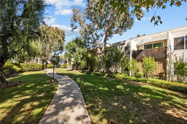 $367,900 | 23515 Lyons Avenue, Unit 253, Valencia, CA 91355