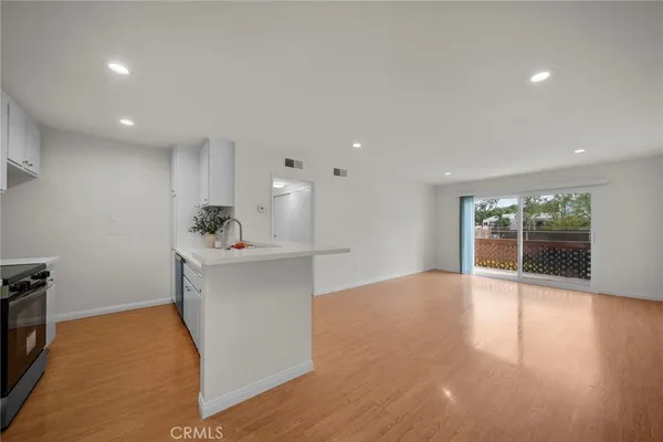 $367,900 | 23515 Lyons Avenue, Unit 253, Valencia, CA 91355