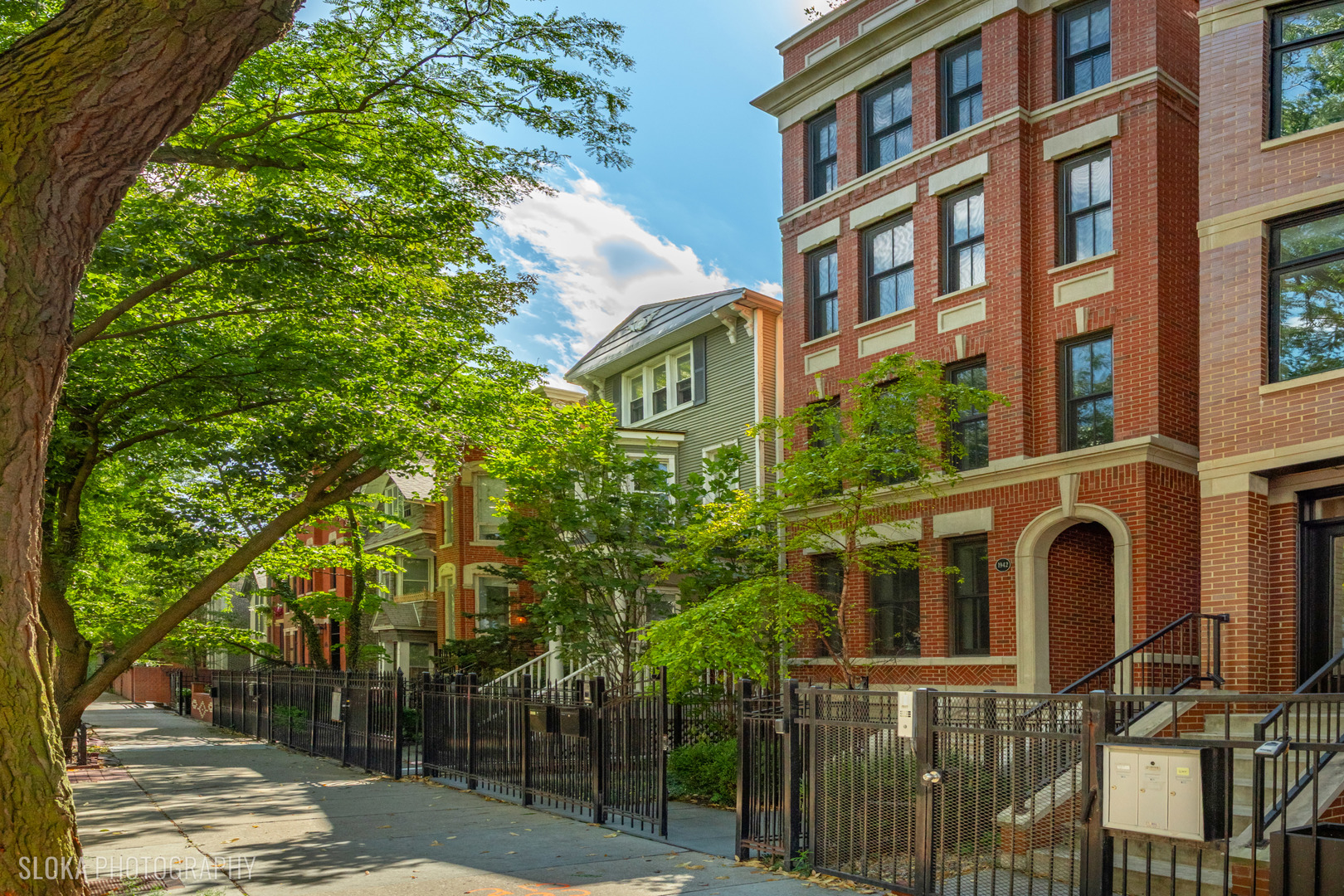 1942 North Sedgwick Street, Unit PH Chicago, IL 60614 - Photo 2 of 84 front view of a building