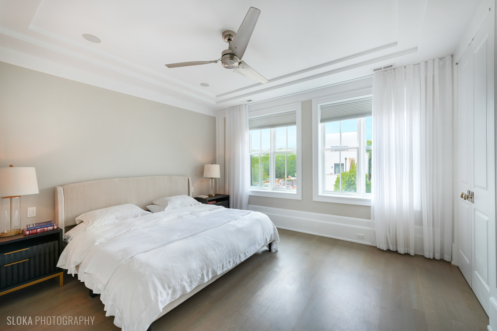 1942 North Sedgwick Street, Unit PH Chicago, IL 60614 - Photo 27 of 84 a bedroom with a large bed and a window