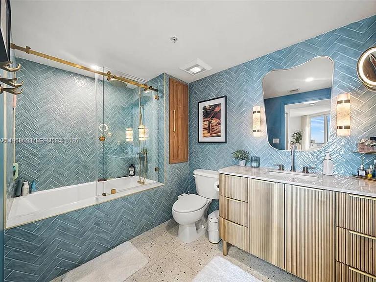 325 South Biscayne Boulevard, Unit 2919 Miami, FL 33131 - Photo 13 of 19