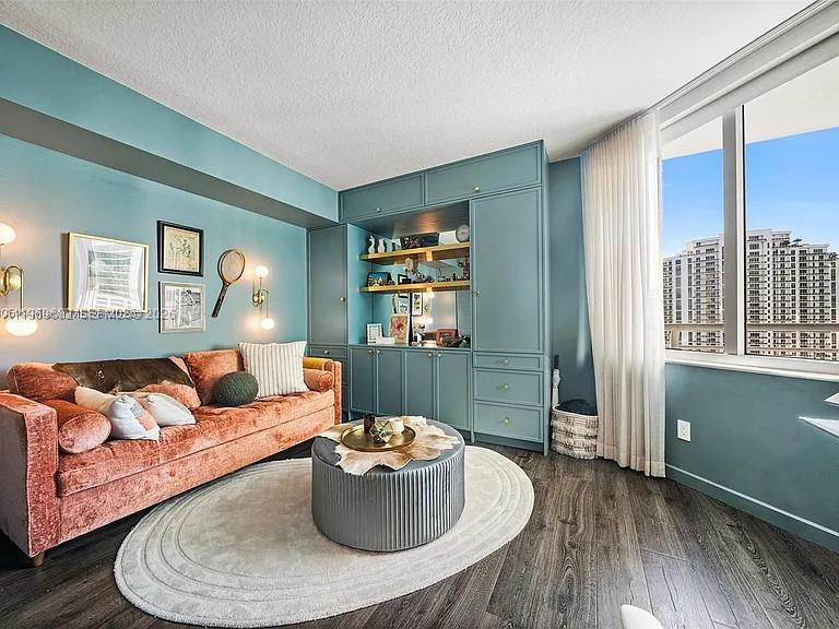 325 South Biscayne Boulevard, Unit 2919 Miami, FL 33131 - Photo 2 of 19