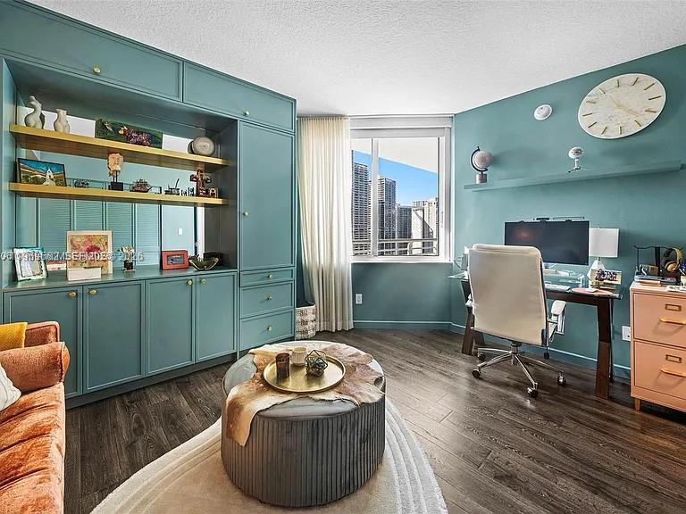 325 South Biscayne Boulevard, Unit 2919 Miami, FL 33131 - Photo 10 of 19