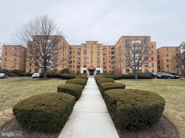$189,000 | 346 East Lancaster Avenue, Unit 309, Wynnewood, PA 19096