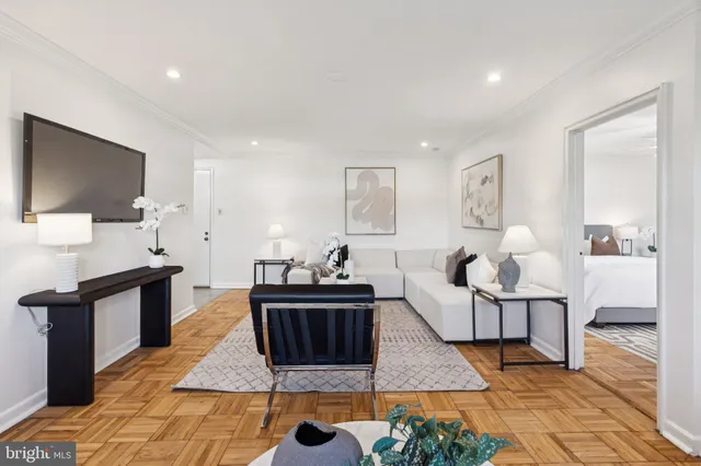 $189,000 | 346 East Lancaster Avenue, Unit 309, Wynnewood, PA 19096