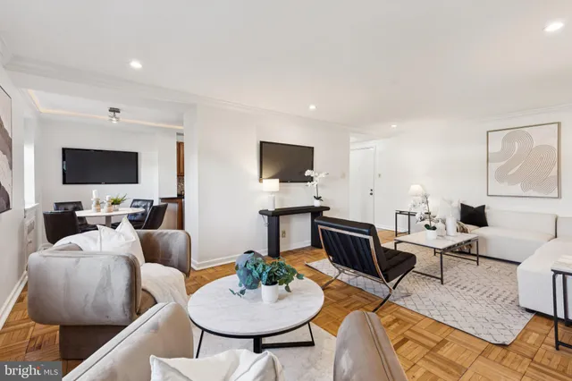 $189,000 | 346 East Lancaster Avenue, Unit 309, Wynnewood, PA 19096