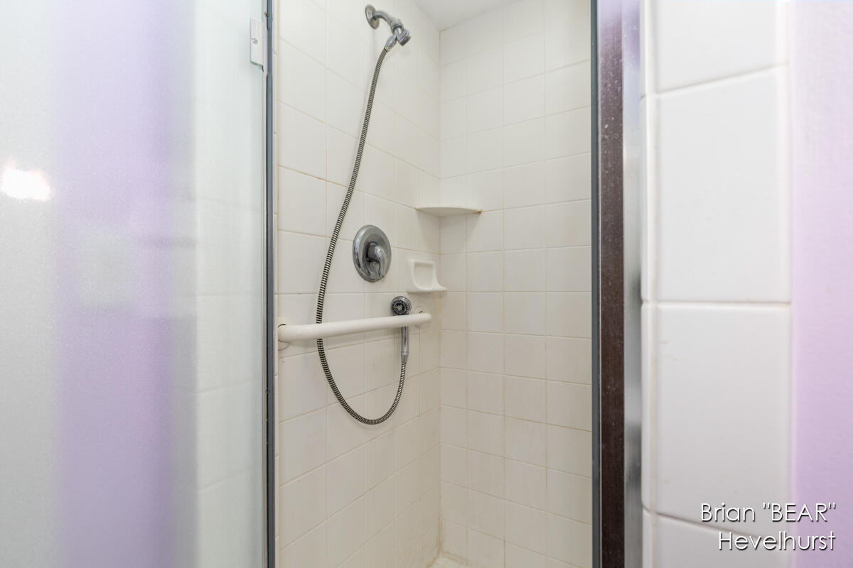 58 Manchester Road Southwest Grand Rapids, MI 49548 - Photo 21 of 32 IMG_1026