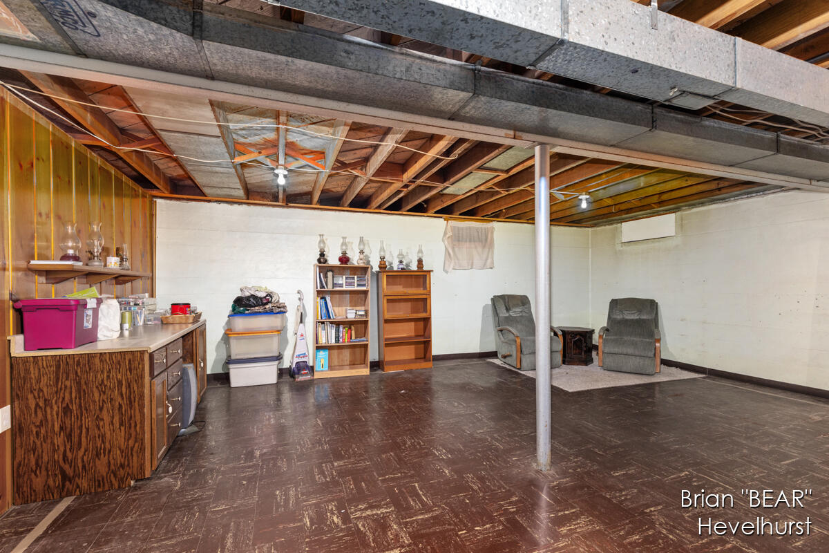 58 Manchester Road Southwest Grand Rapids, MI 49548 - Photo 26 of 32 IMG_1032