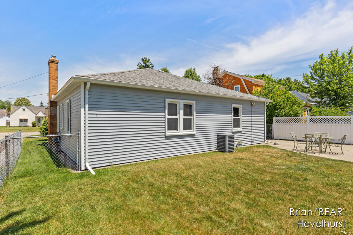 58 Manchester Road Southwest Grand Rapids, MI 49548 - Photo 30 of 32 IMG_1037