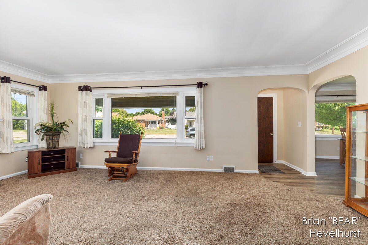 58 Manchester Road Southwest Grand Rapids, MI 49548 - Photo 6 of 32 IMG_1007