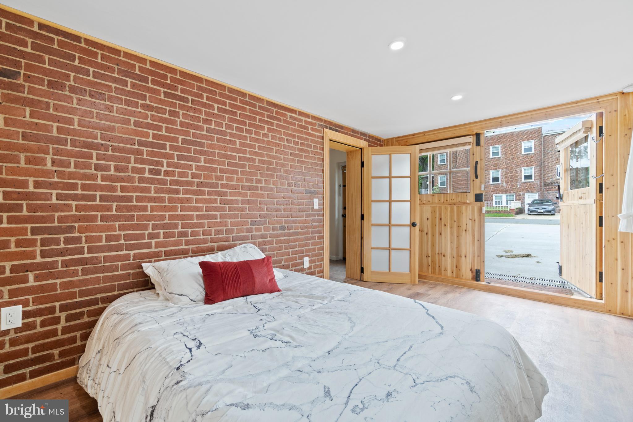 441 21st Street Northeast, Unit B Washington, DC 20002 - Photo 22 of 23 Amazing custom door, to let the outside in!