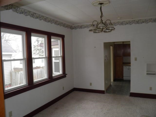 647 Locust Place Clinton, IA 52732 - Photo 7 of 9 Gallery Image 7