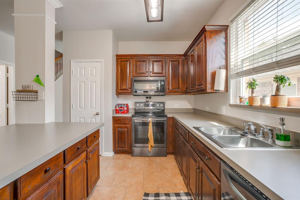 4220 Highgate Road Fort Worth, TX 76244 - Photo 8 of 40