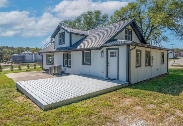 $265,000 | 100 Olive Street, Otterville, MO 65348