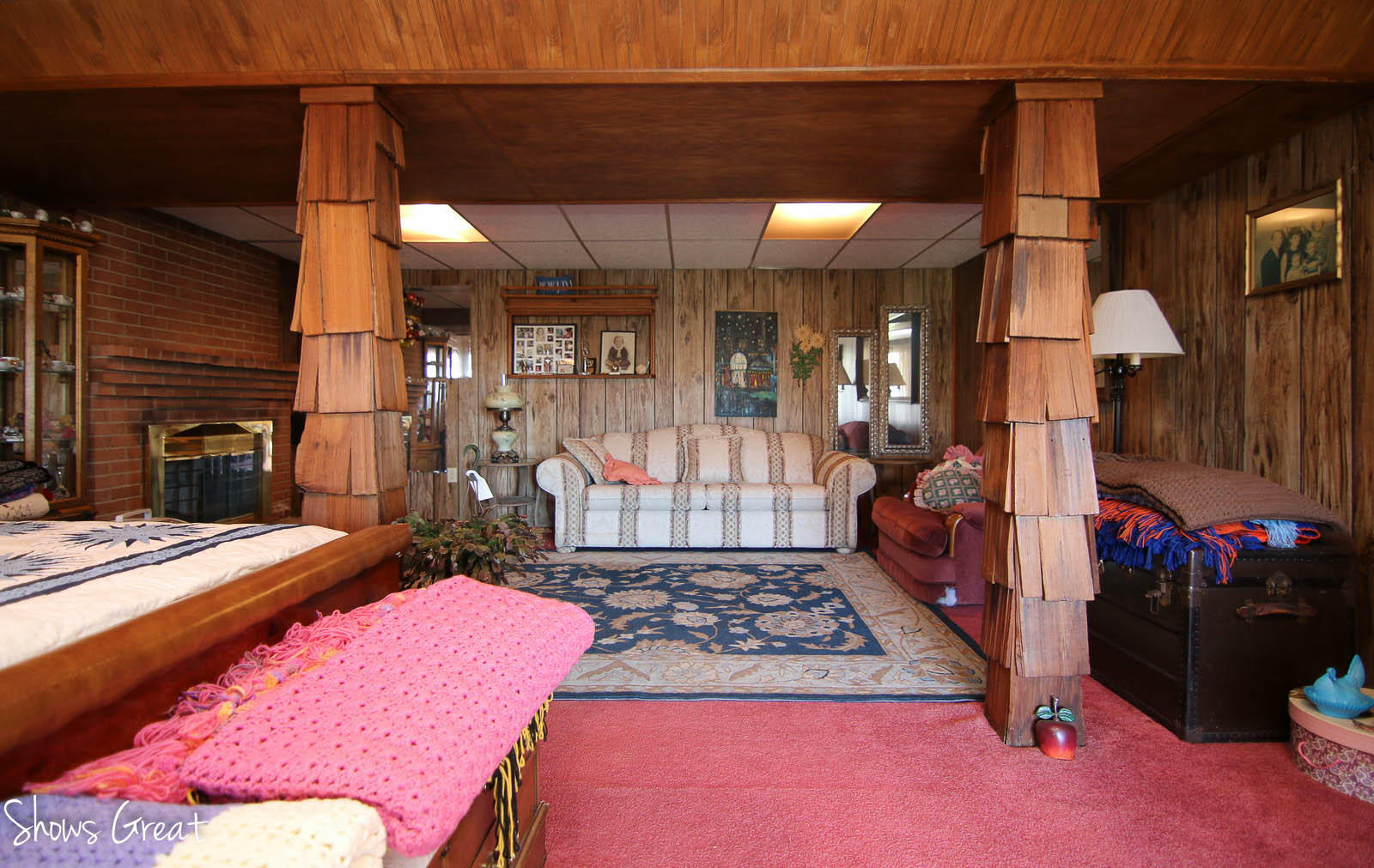 2880 Morgans Mill Road Goodview, VA 24095 - Photo 24 of 34 a outdoor space with lots of furniture and chandelier