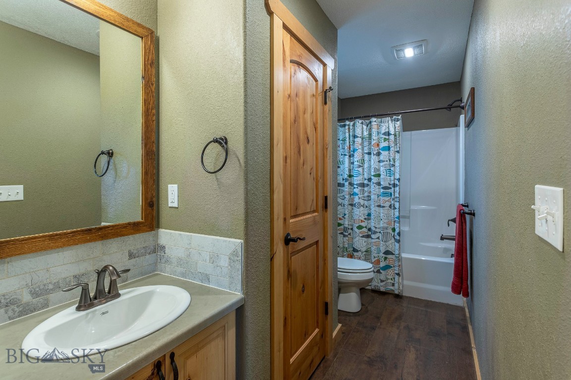 868 Middle Road Twin Bridges, MT 59754 - Photo 32 of 48 upstairs bathroom