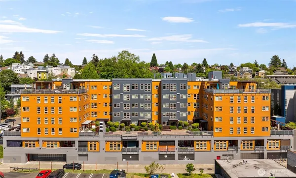 $375,000 | 827 Hiawatha Place South, Unit 515, Seattle, WA 98144