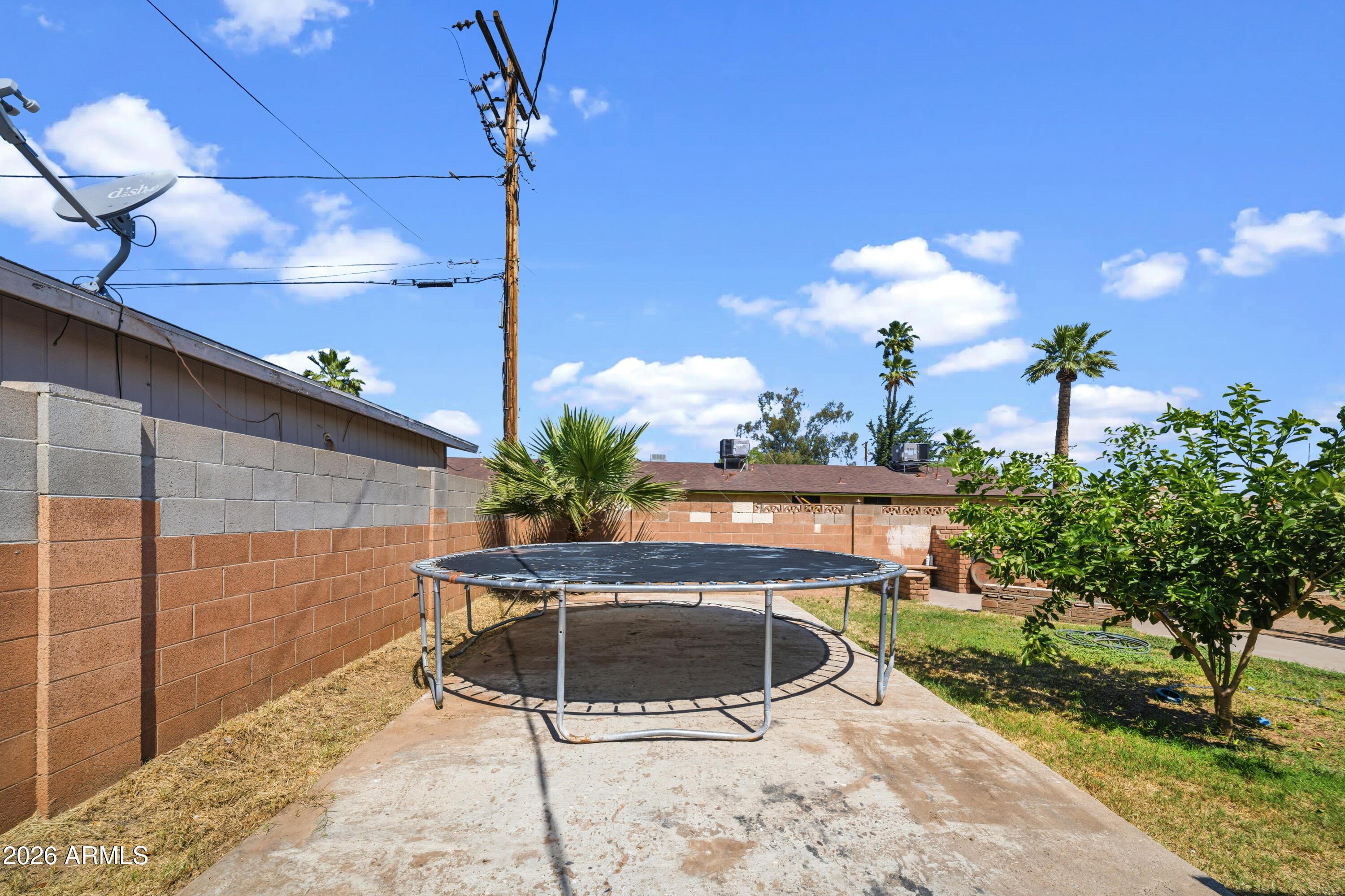 3902 West Monte Vista Road Phoenix, AZ 85009 - Photo 28 of 29 a view of a chairs and table in the patio