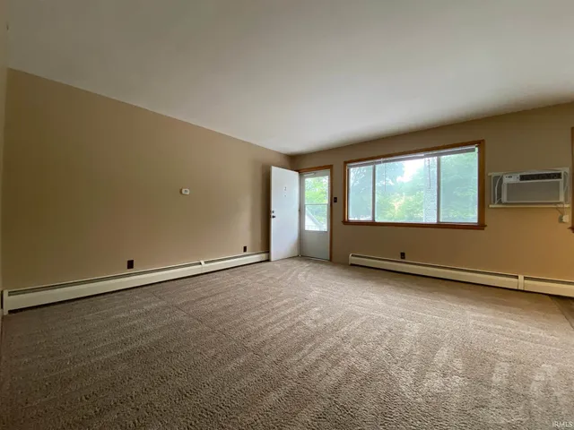 $825 | 1101 North College Avenue, Bloomington, IN 47404