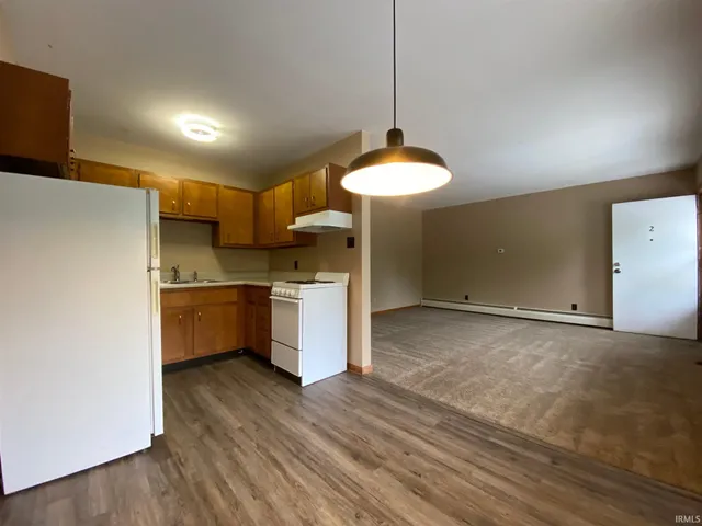 $825 | 1101 North College Avenue, Bloomington, IN 47404