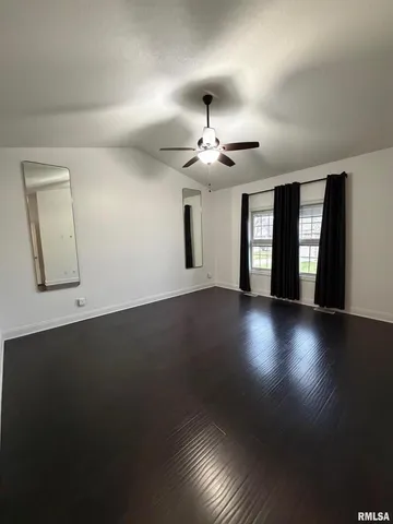 $3,200 | 2625 East 56th Court, Davenport, IA 52807