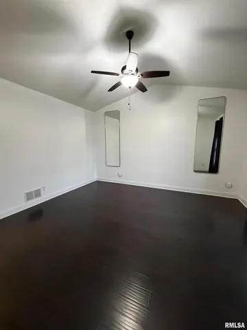 $3,200 | 2625 East 56th Court, Davenport, IA 52807