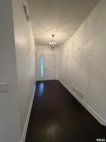 $3,200 | 2625 East 56th Court, Davenport, IA 52807