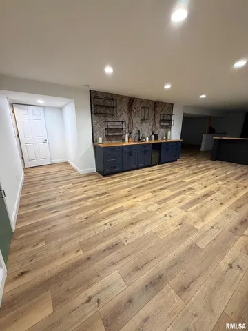 $3,200 | 2625 East 56th Court, Davenport, IA 52807