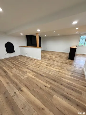 $3,200 | 2625 East 56th Court, Davenport, IA 52807