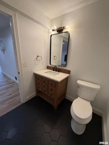 $3,200 | 2625 East 56th Court, Davenport, IA 52807