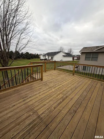 $3,200 | 2625 East 56th Court, Davenport, IA 52807