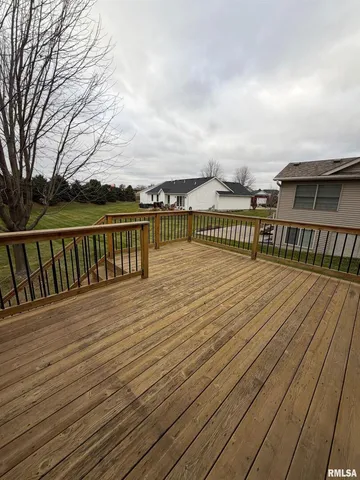 $3,200 | 2625 East 56th Court, Davenport, IA 52807