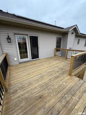 $3,200 | 2625 East 56th Court, Davenport, IA 52807