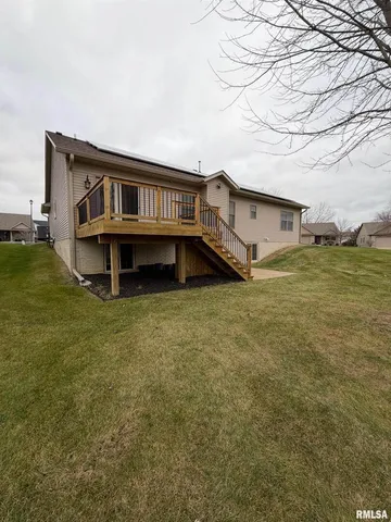 $3,200 | 2625 East 56th Court, Davenport, IA 52807