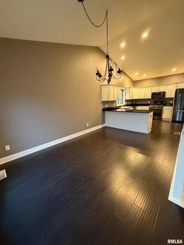 $3,200 | 2625 East 56th Court, Davenport, IA 52807