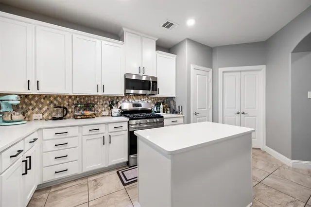 $450,000 | 11101 Blaze Street, Aubrey, TX 76227