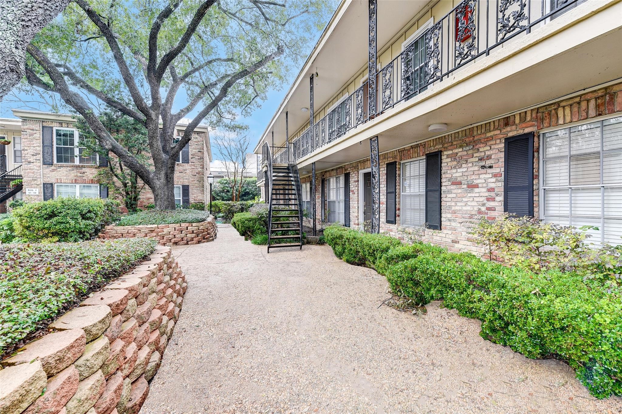 3224 Timmons Lane, Unit 166 Houston, TX 77027 - Photo 2 of 20