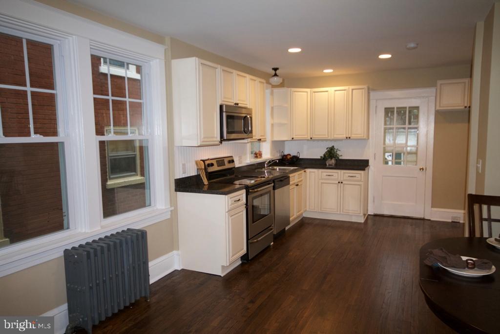 313 Rider Avenue Lancaster, PA 17603 - Photo 8 of 17 Gallery Image 8