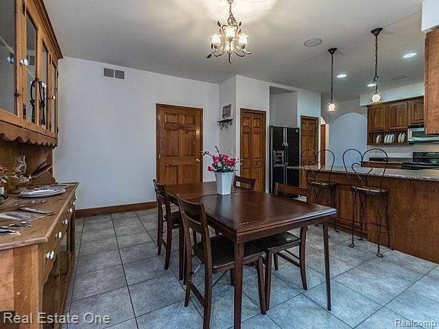 2111 Lone Tree Road Milford, MI 48380 - Photo 11 of 56 33_19.jpg