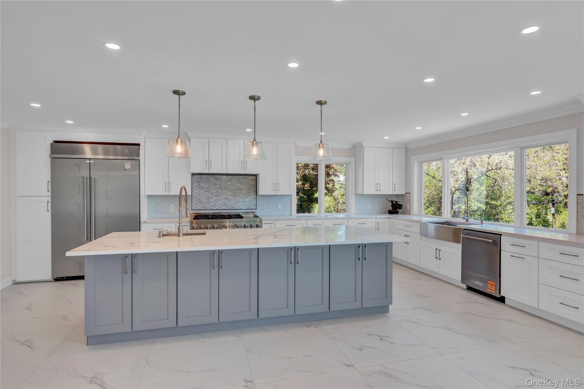 52 Woodland Road Roslyn, NY 11576 - Photo 18 of 50 Kitchen Island