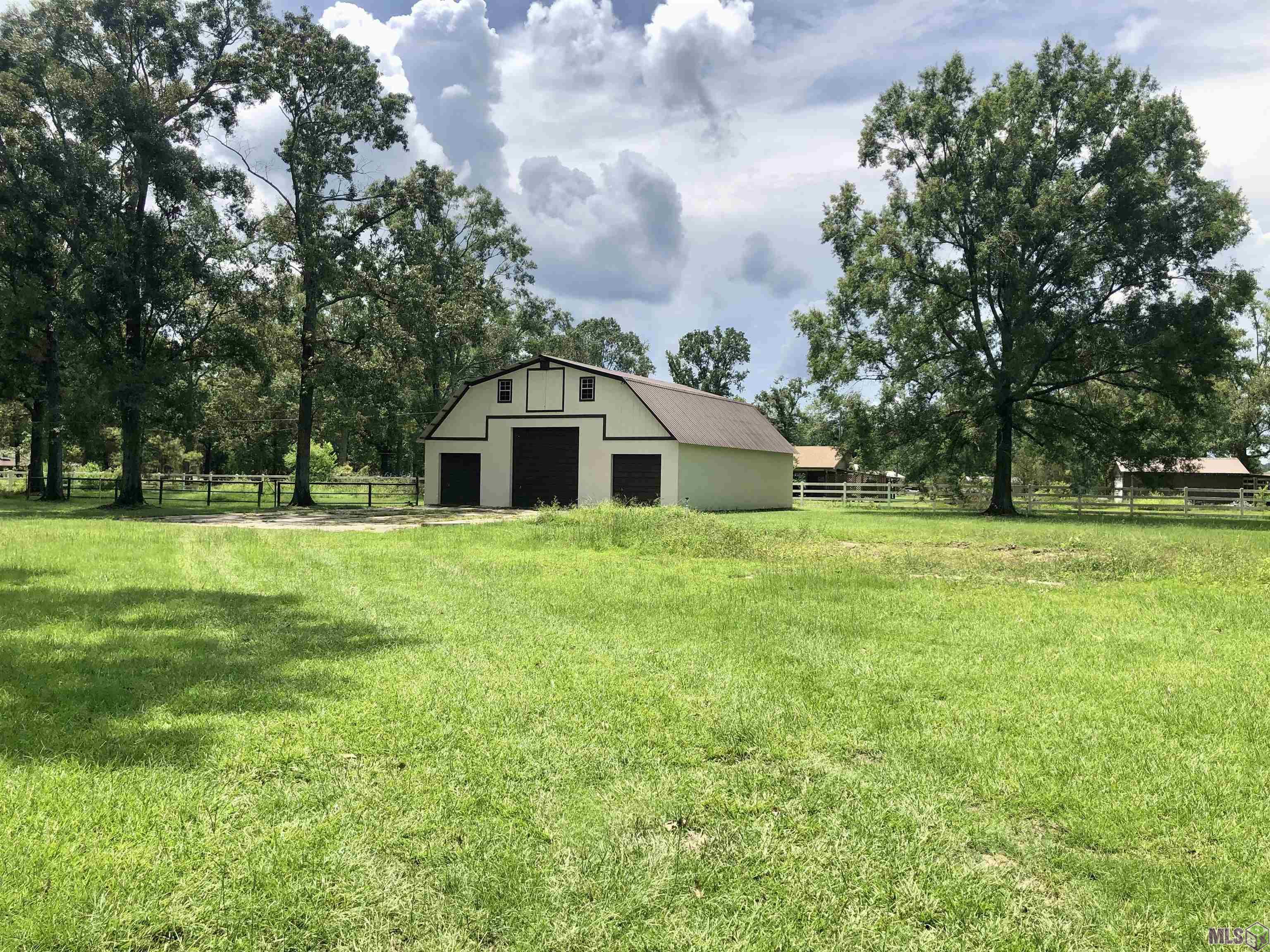 14388 Brown Road Denham Springs, LA 70726 - Photo 3 of 16 Gallery Image 3